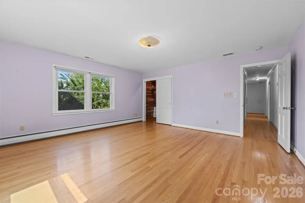 21 Hamburg Drive Weaverville, NC 28787
