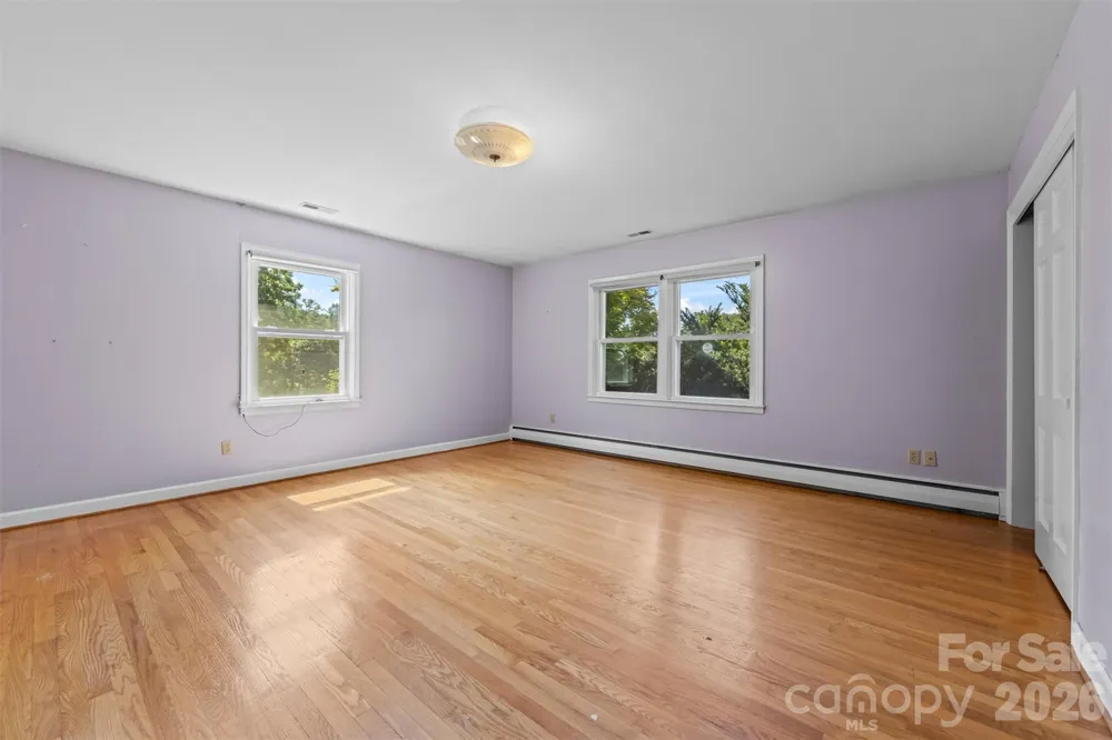21 Hamburg Drive Weaverville, NC 28787