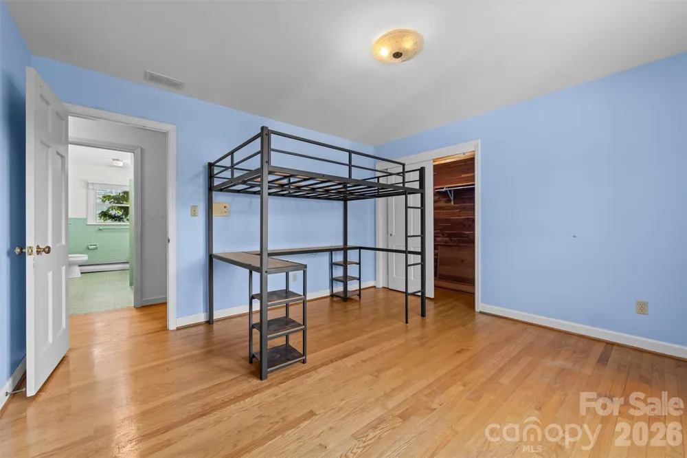 21 Hamburg Drive Weaverville, NC 28787