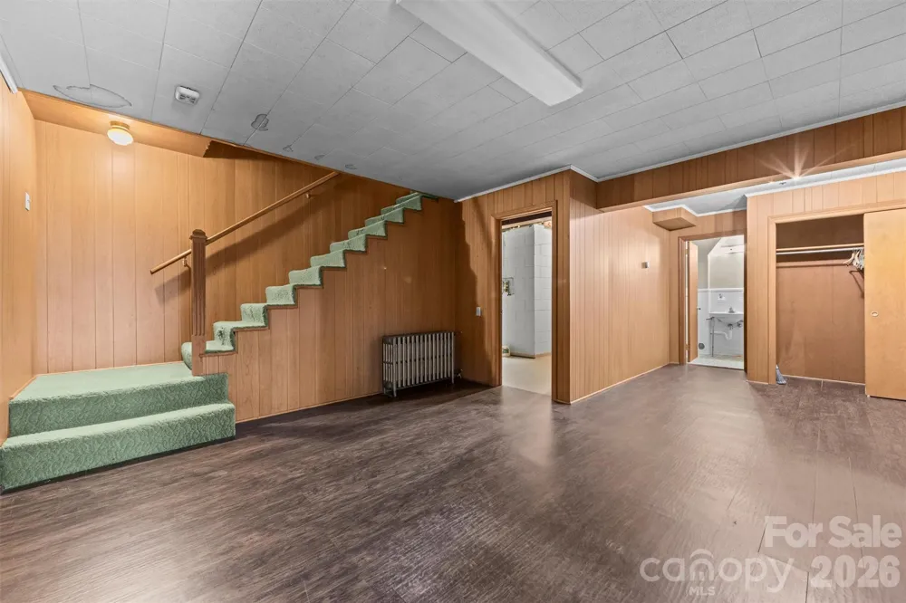 21 Hamburg Drive Weaverville, NC 28787