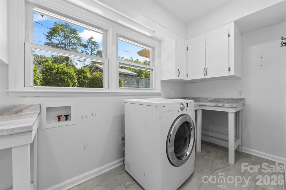 21 Hamburg Drive Weaverville, NC 28787