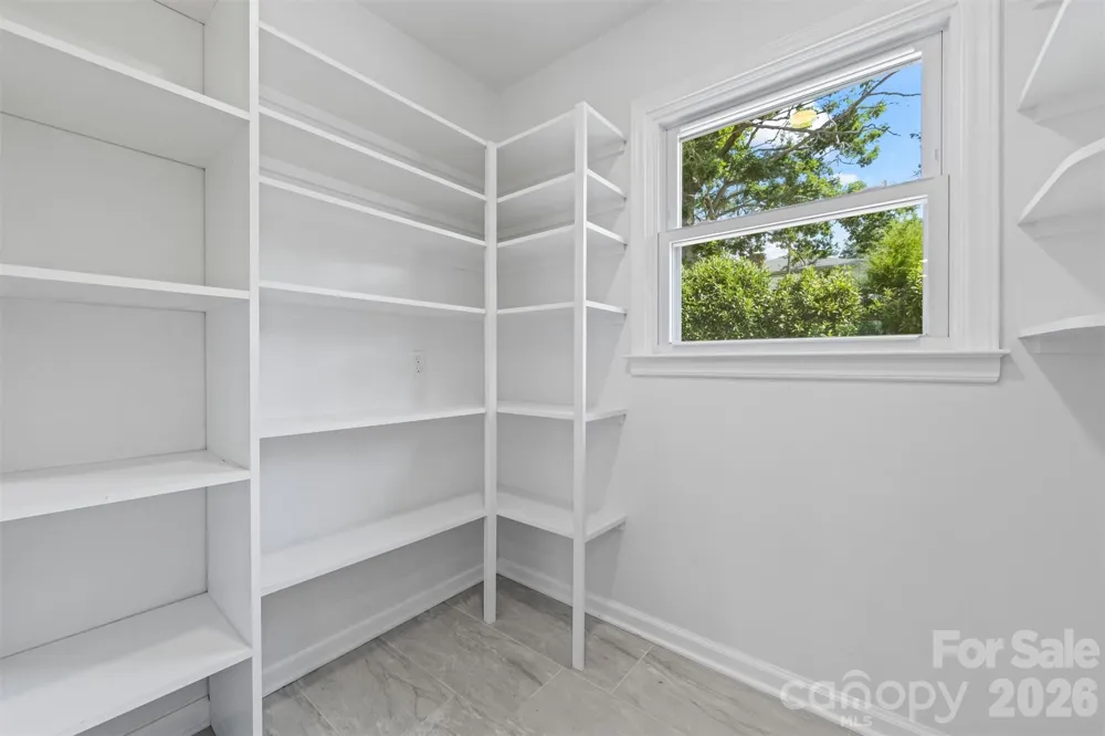21 Hamburg Drive Weaverville, NC 28787