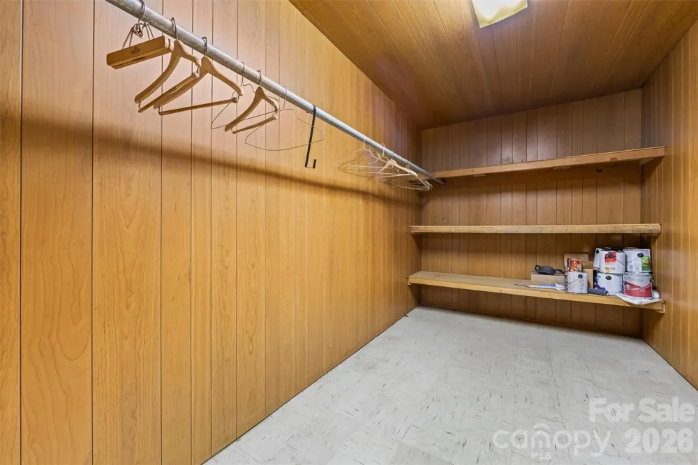 21 Hamburg Drive Weaverville, NC 28787