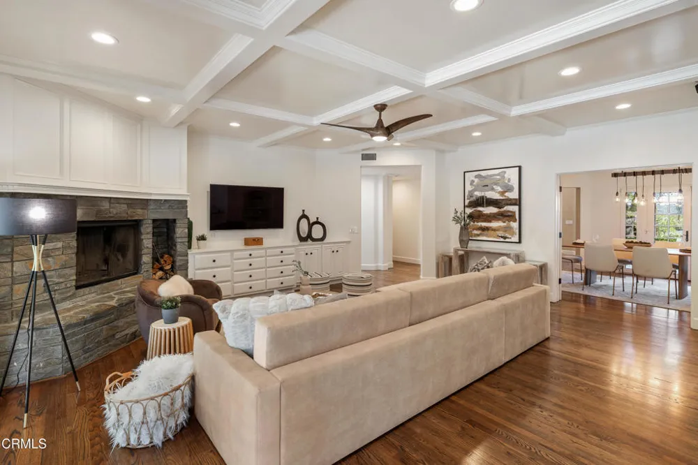 1517 Olive Lane La Canada Flintridge, CA 91011