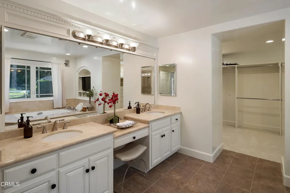 1517 Olive Lane La Canada Flintridge, CA 91011
