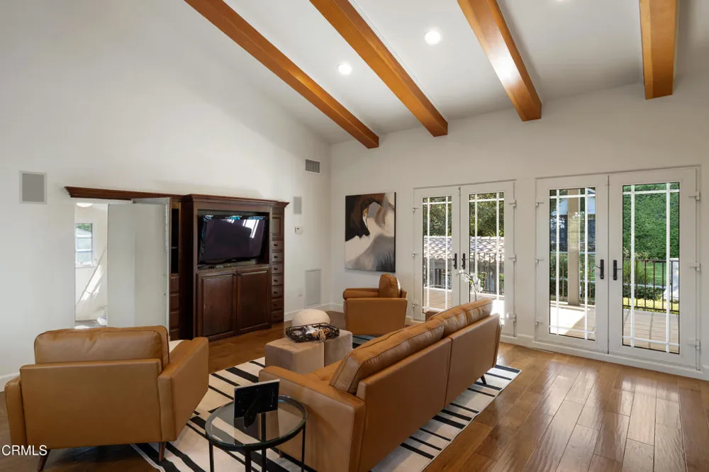 1517 Olive Lane La Canada Flintridge, CA 91011