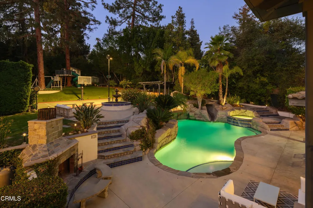 1517 Olive Lane La Canada Flintridge, CA 91011