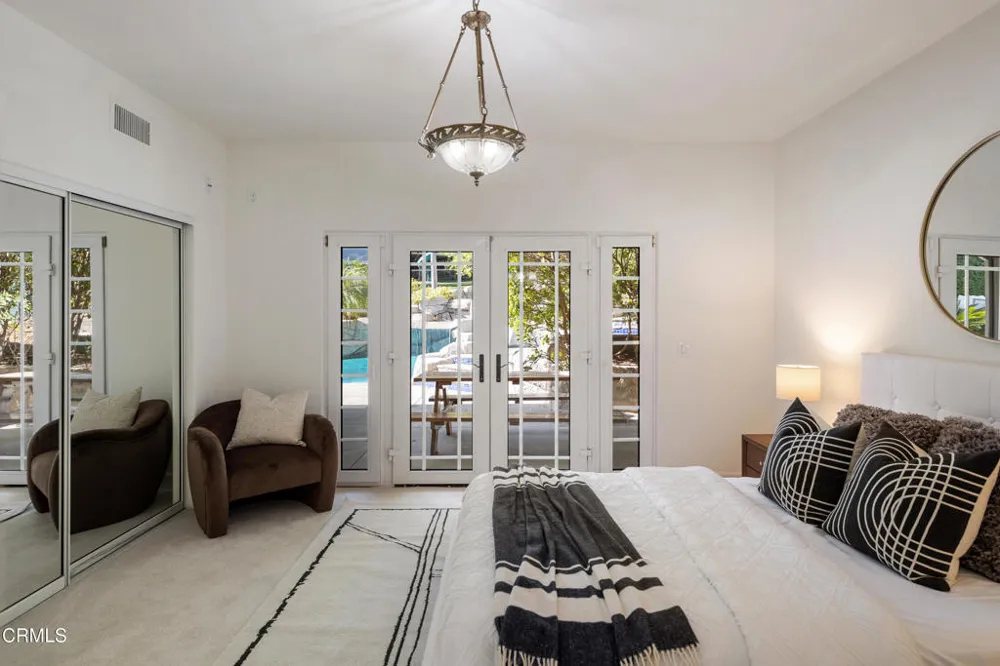 1517 Olive Lane La Canada Flintridge, CA 91011