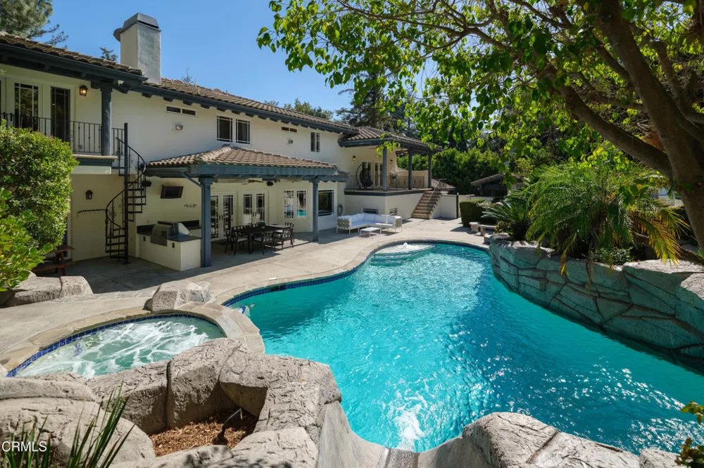 1517 Olive Lane La Canada Flintridge, CA 91011