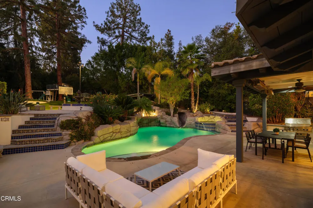 1517 Olive Lane La Canada Flintridge, CA 91011