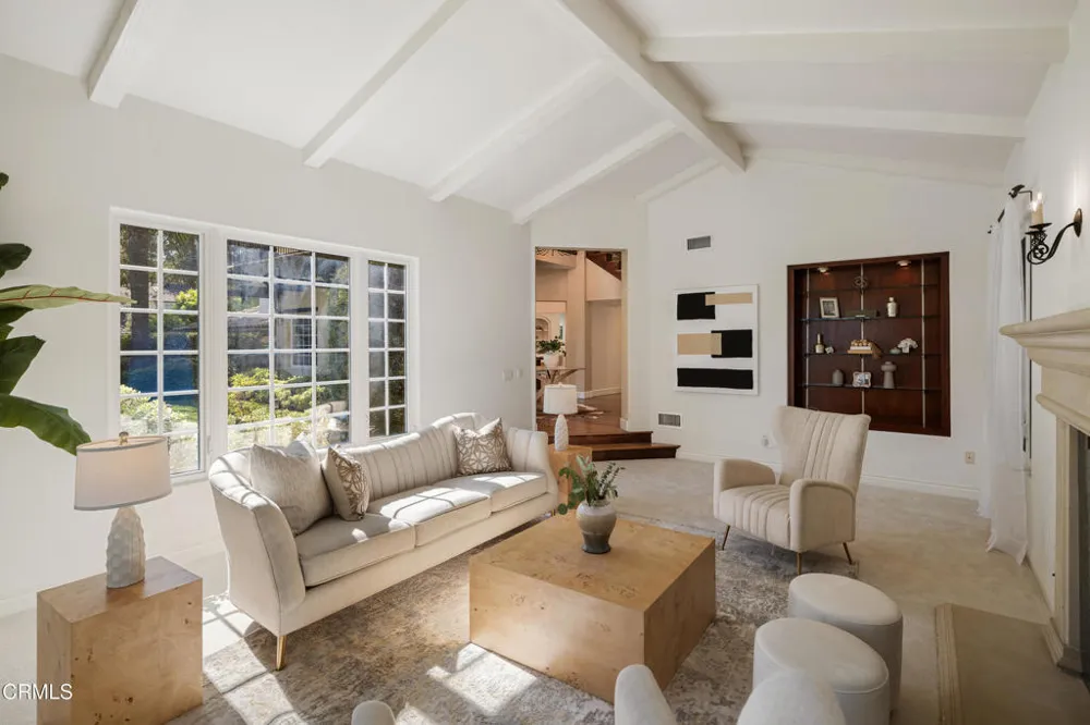 1517 Olive Lane La Canada Flintridge, CA 91011