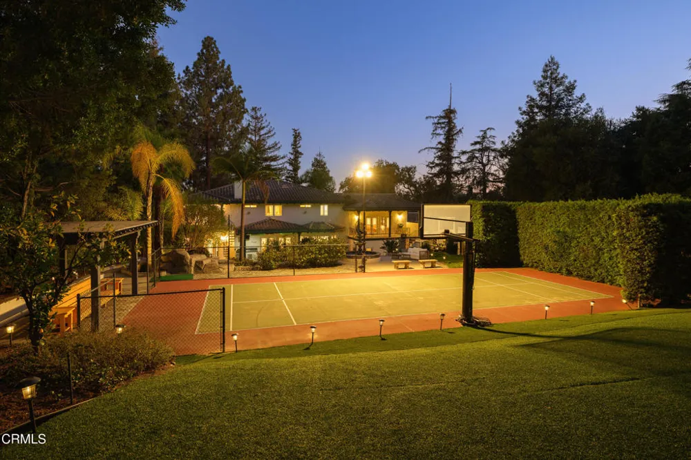 1517 Olive Lane La Canada Flintridge, CA 91011