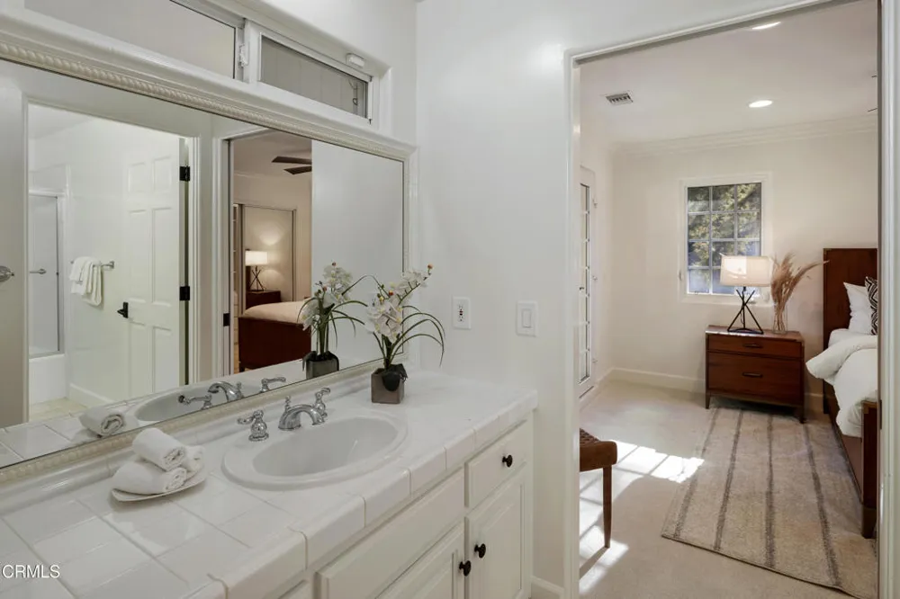 1517 Olive Lane La Canada Flintridge, CA 91011