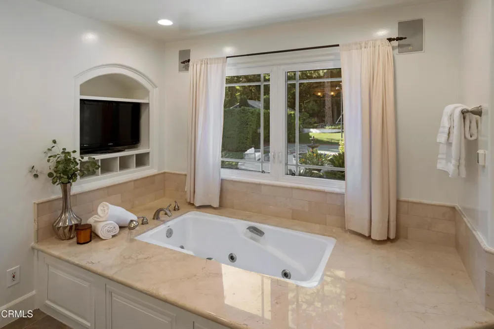 1517 Olive Lane La Canada Flintridge, CA 91011