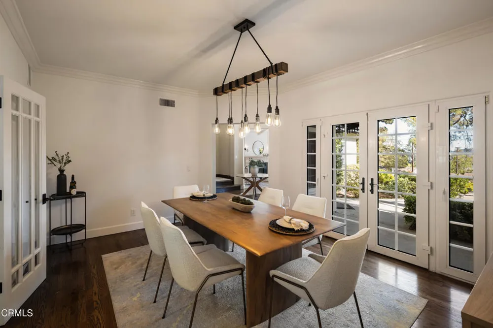 1517 Olive Lane La Canada Flintridge, CA 91011