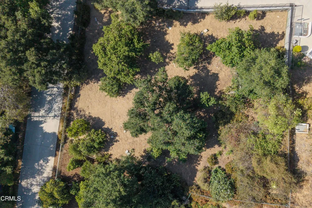 3273 New York Drive Pasadena, CA 
