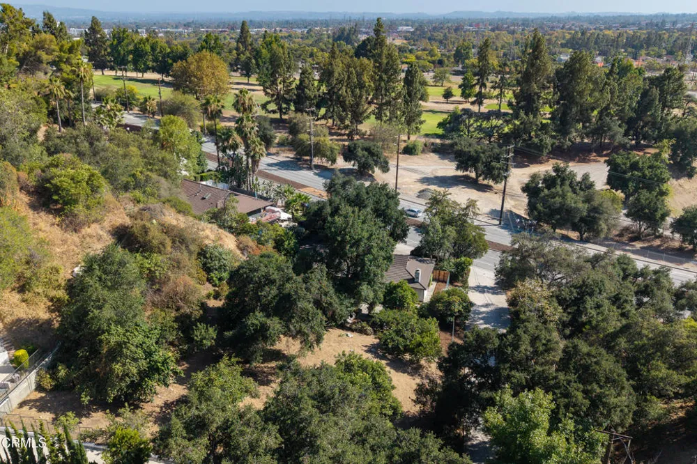3273 New York Drive Pasadena, CA 