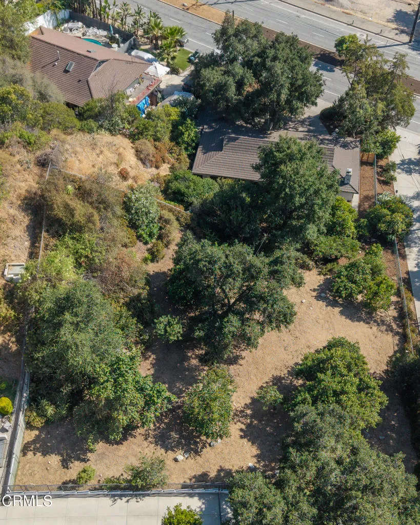 3273 New York Drive Pasadena, CA 