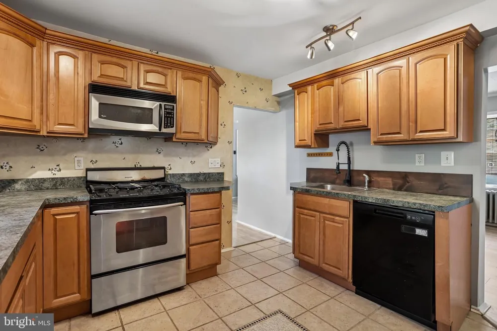134 KINGS HIGHWAY Mount Royal, NJ 08061