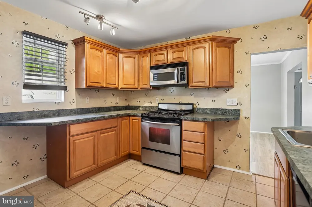 134 KINGS HIGHWAY Mount Royal, NJ 08061