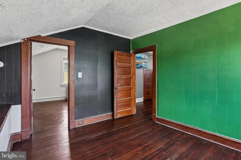 134 KINGS HIGHWAY Mount Royal, NJ 08061