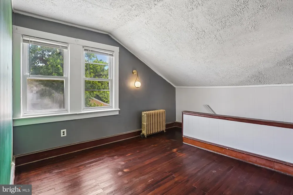 134 KINGS HIGHWAY Mount Royal, NJ 08061