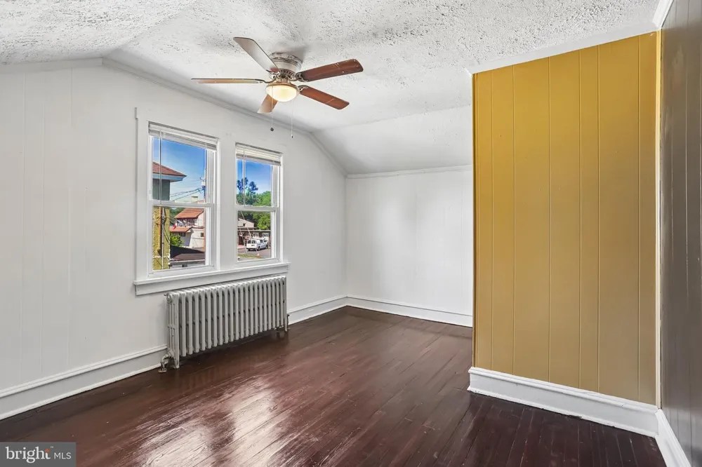 134 KINGS HIGHWAY Mount Royal, NJ 08061