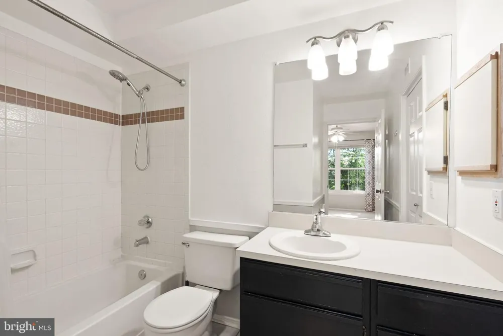 3313 WYNDHAM CIRCLE #3209 Alexandria, VA 22302