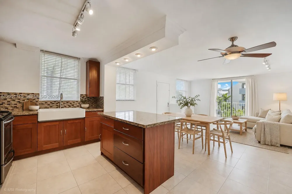 1801 S Treasure Dr #421 North Bay Village, FL 33141