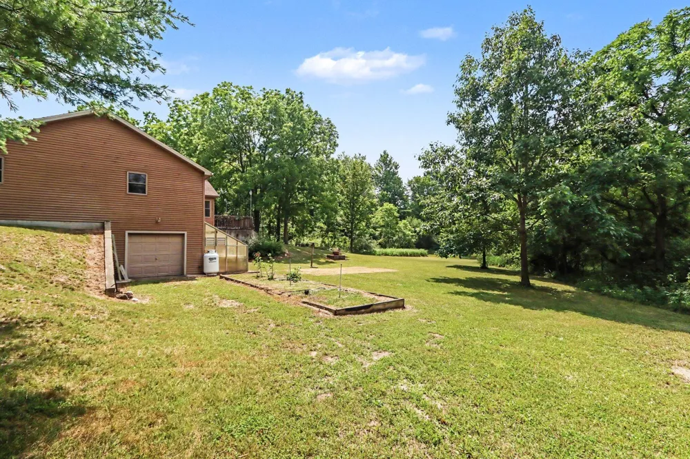 40305 14th Avenue Bloomingdale, MI 49026