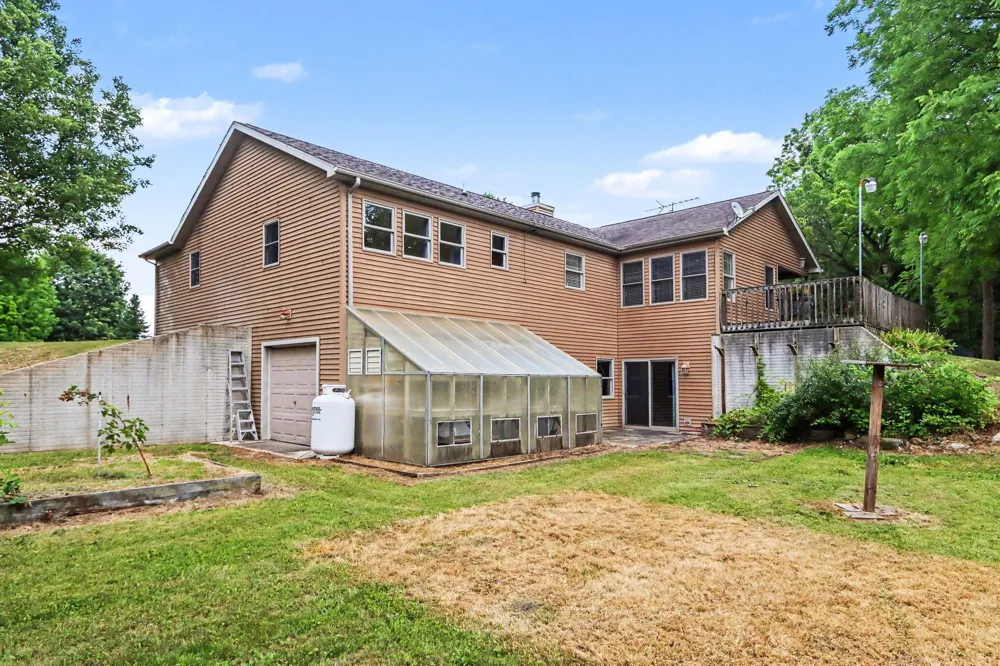 40305 14th Avenue Bloomingdale, MI 49026