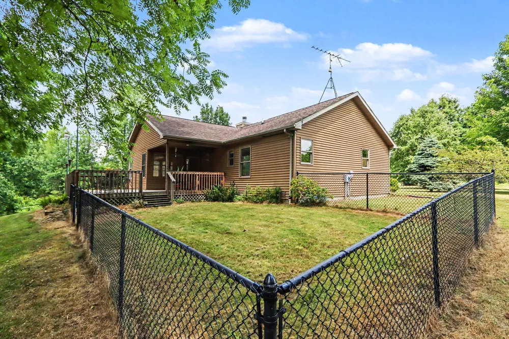 40305 14th Avenue Bloomingdale, MI 49026