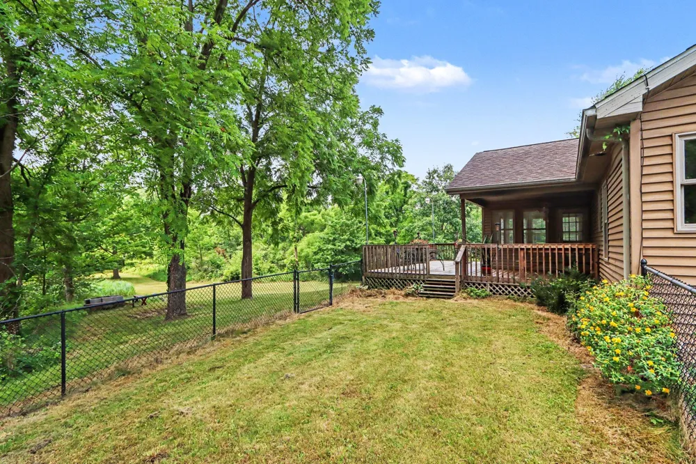 40305 14th Avenue Bloomingdale, MI 49026