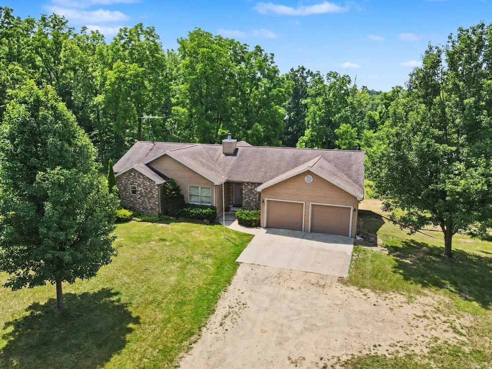 40305 14th Avenue Bloomingdale, MI 49026