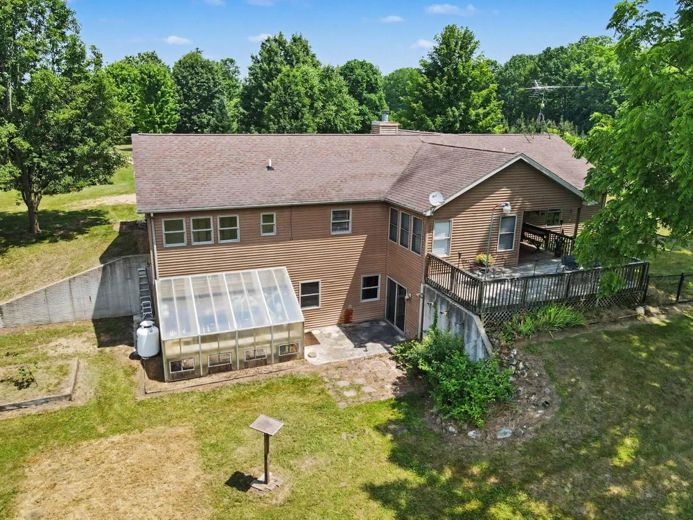 40305 14th Avenue Bloomingdale, MI 49026