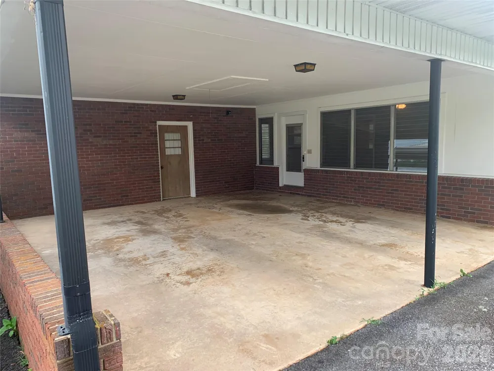 6285 Nc 16 Highway Taylorsville, NC 28681