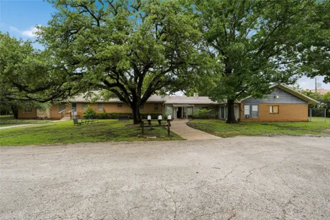 2323 39th Street