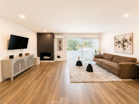 2449 Beachwood Drive #10