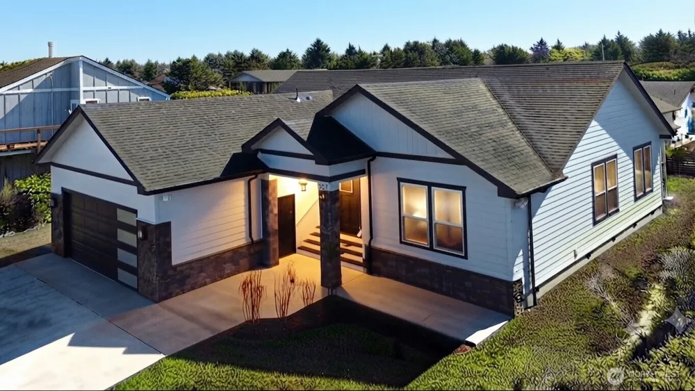 552 Sand Dune Avenue SW Ocean Shores, WA 98569
