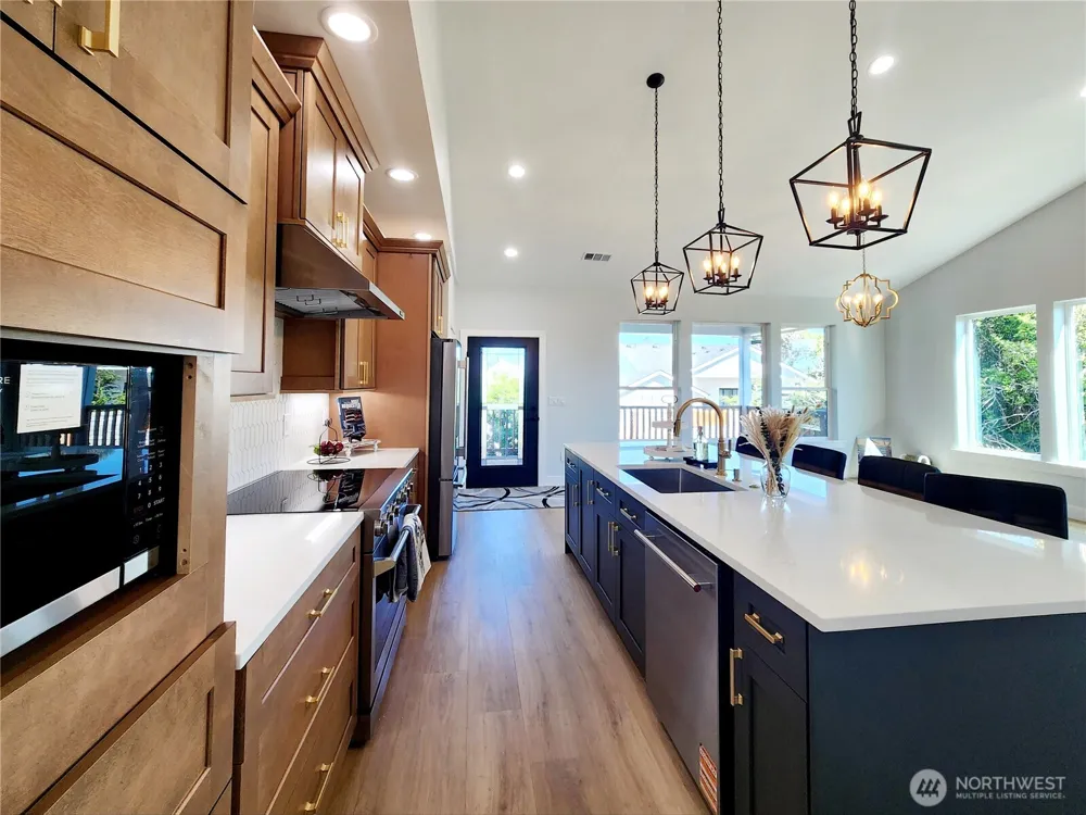 552 Sand Dune Avenue SW Ocean Shores, WA 98569