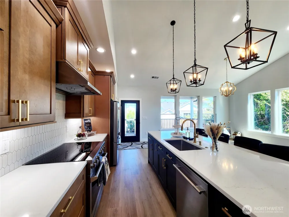 552 Sand Dune Avenue SW Ocean Shores, WA 98569