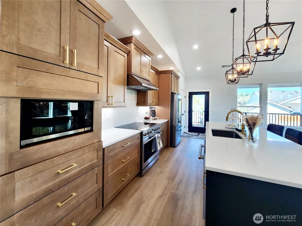 552 Sand Dune Avenue SW Ocean Shores, WA 98569