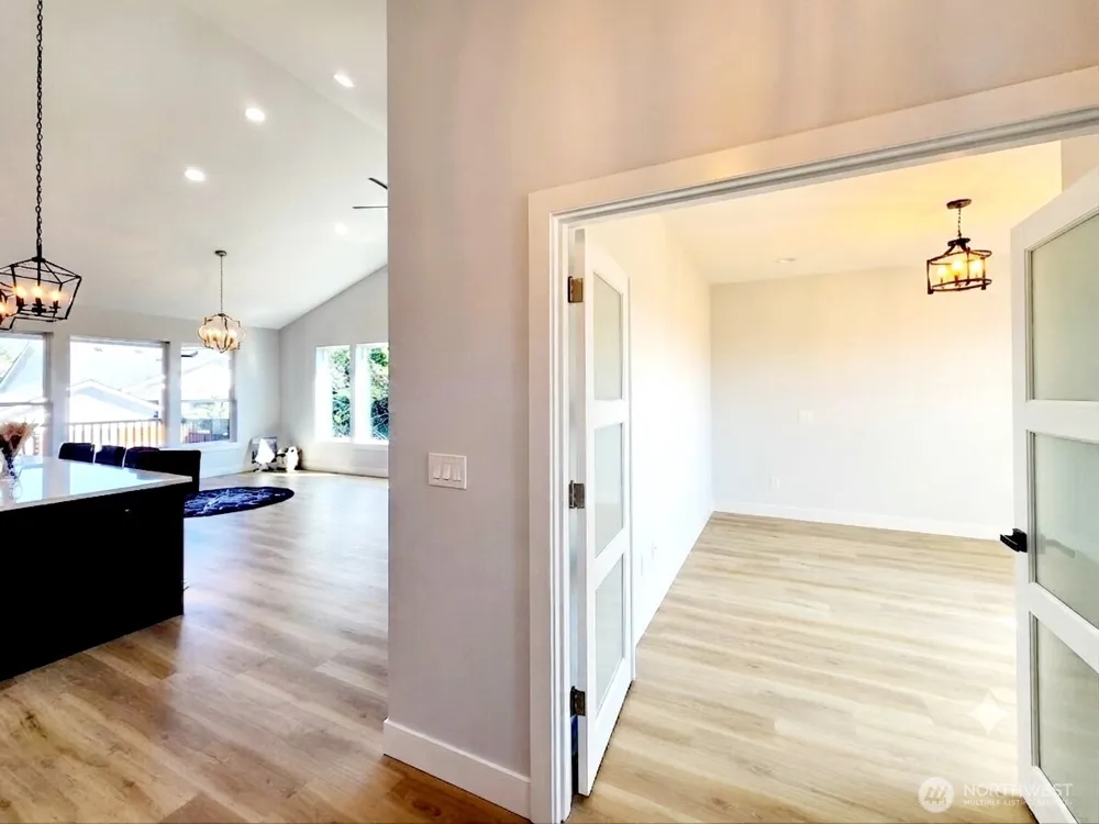 552 Sand Dune Avenue SW Ocean Shores, WA 98569