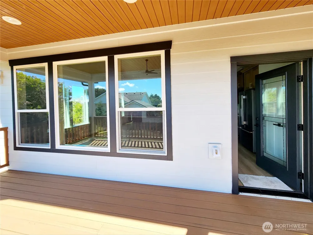 552 Sand Dune Avenue SW Ocean Shores, WA 98569