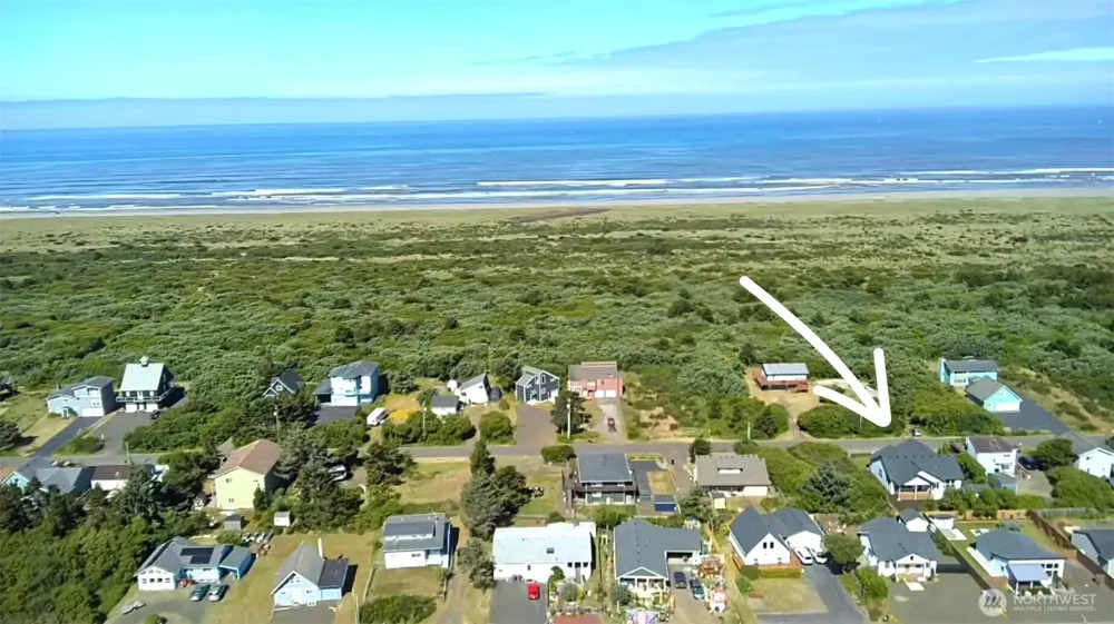 552 Sand Dune Avenue SW Ocean Shores, WA 98569