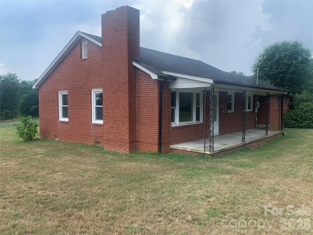 6231 Nc 16 Highway Taylorsville, NC 28681