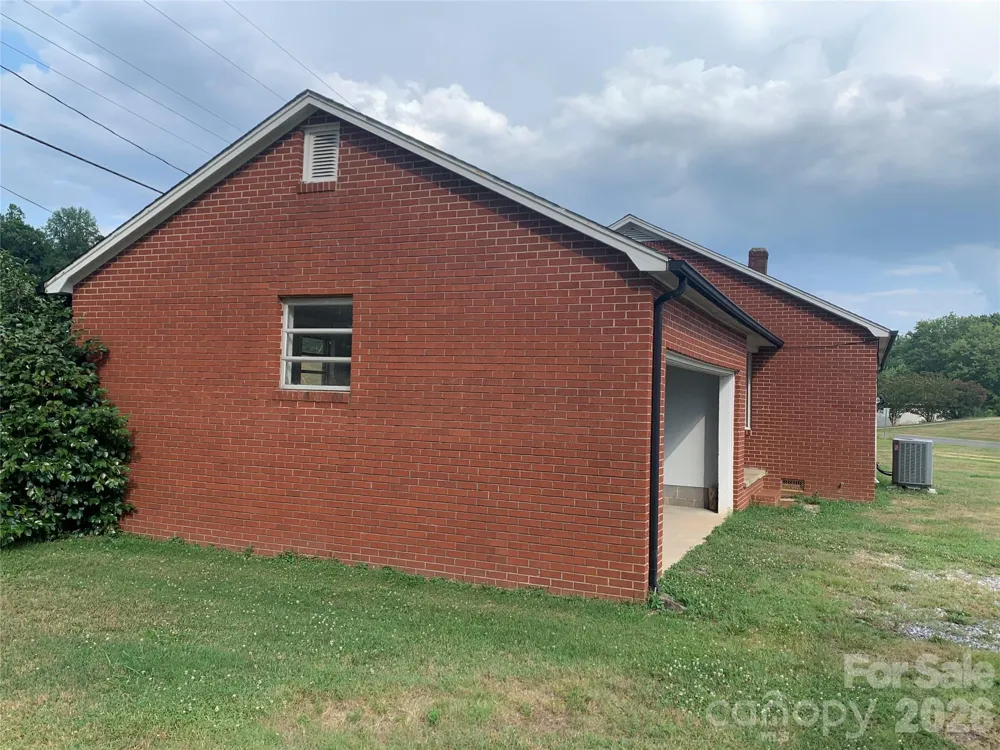 6231 Nc 16 Highway Taylorsville, NC 28681