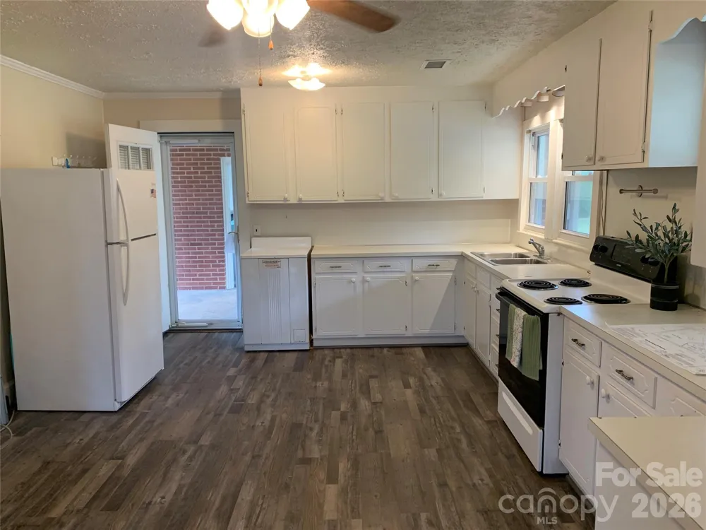 6231 Nc 16 Highway Taylorsville, NC 28681