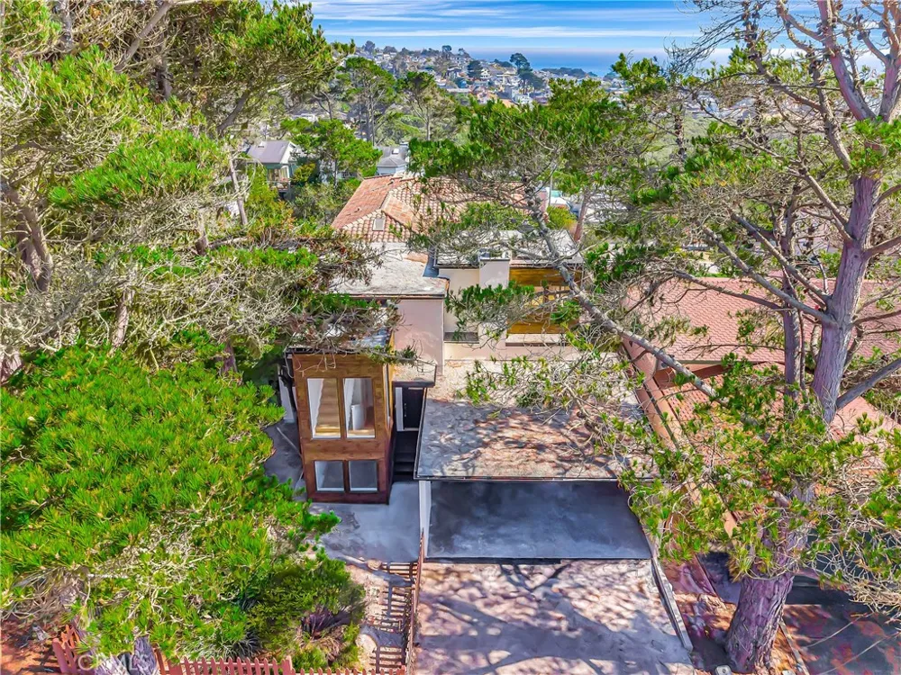 470 Wellington Cambria, CA 93428