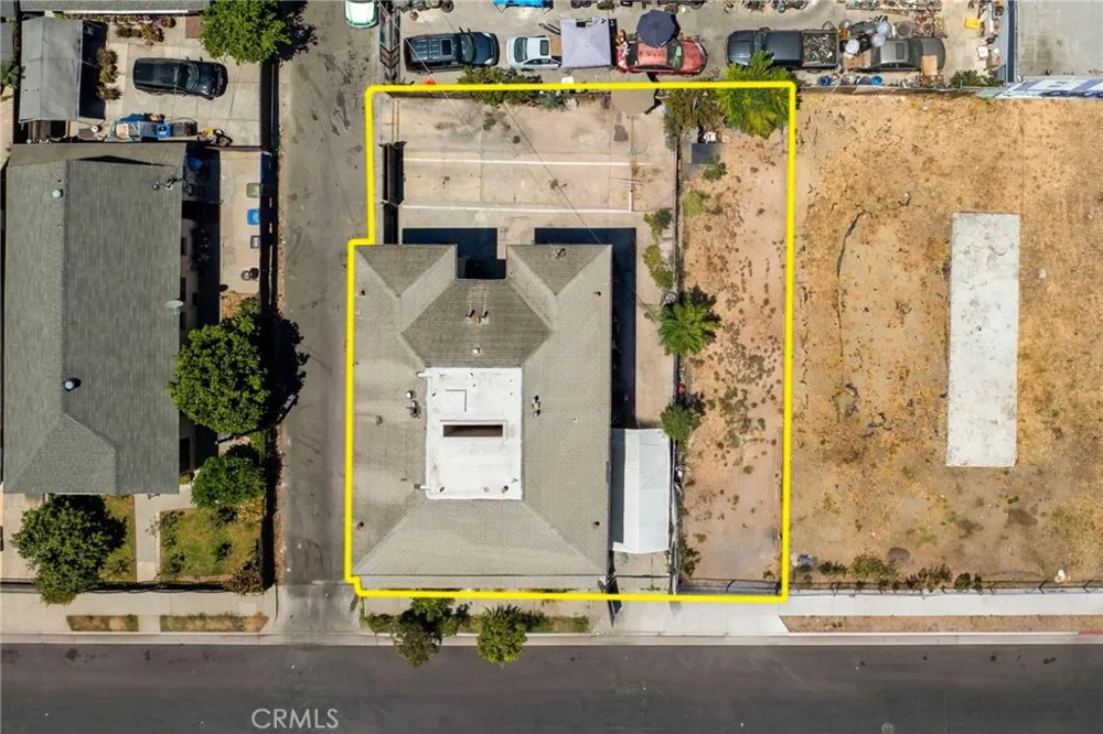 1063 E 49th Place Los Angeles, CA 90011